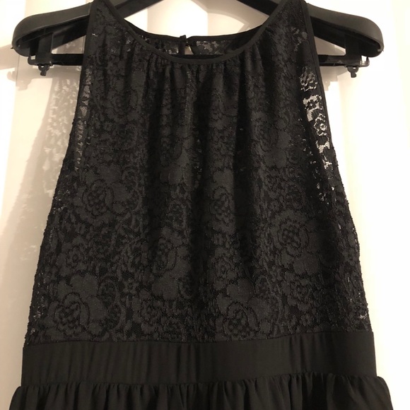 Black Lace-Bodice Sleeveless Gown - Picture 5 of 6